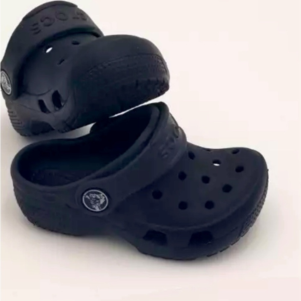 Black crocs
